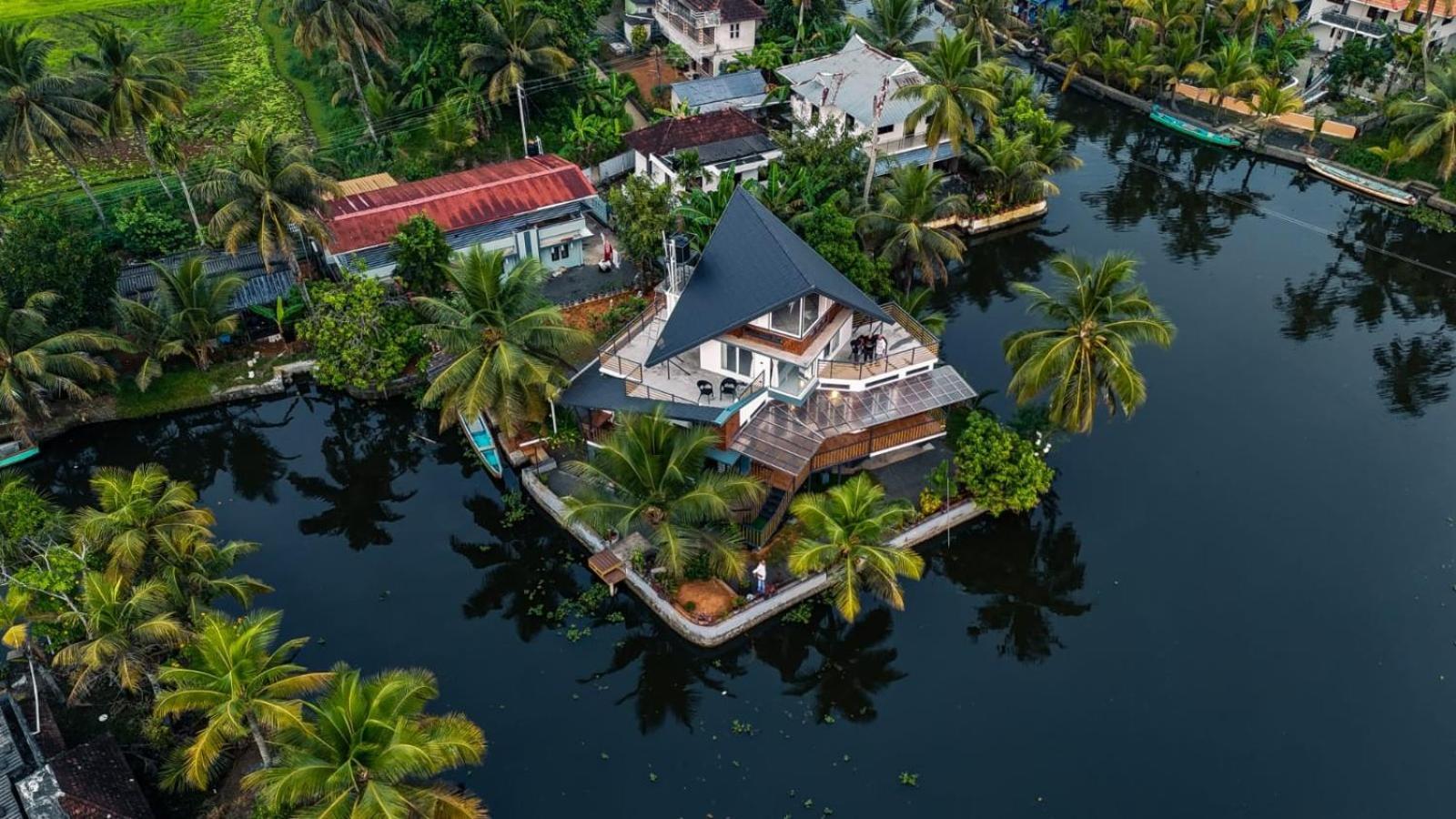 Shiphouse Villa Alappuzha ภายนอก รูปภาพ